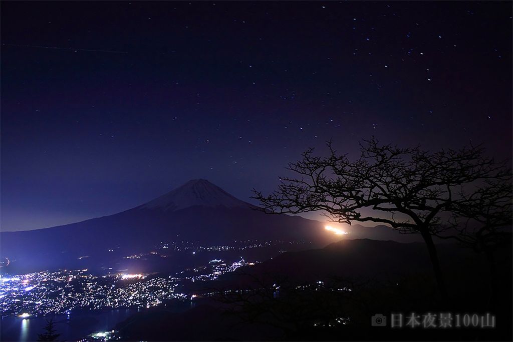 新道峠の富士山ビューポイント