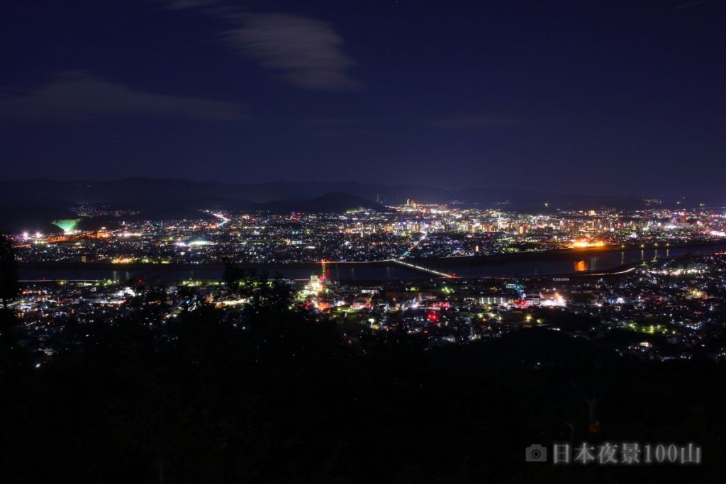 岩神山の山頂